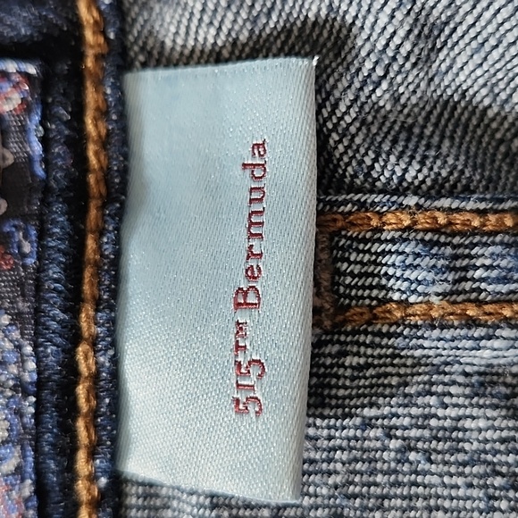 NWOT Women's Levi's 515 Bermuda Jean Shorts Size 10 - Picture 3 of 9